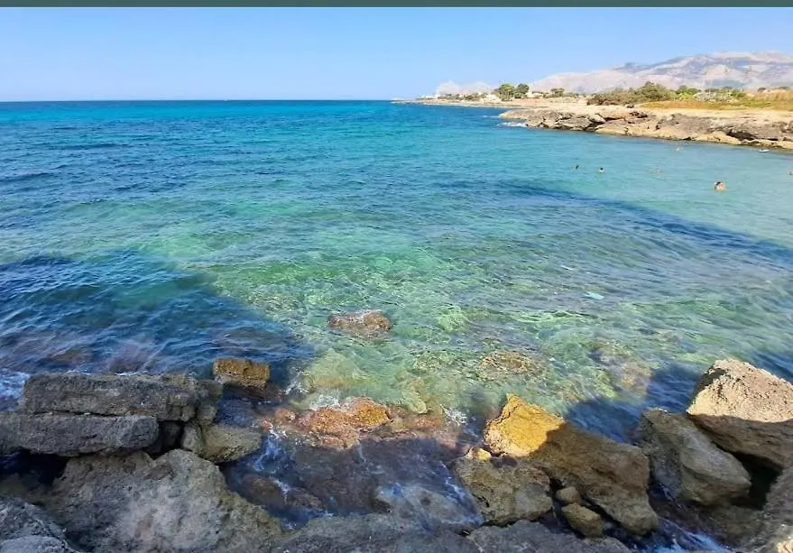 La Terrazza Sul Mare Camera Fronte Mare&Vicino Aereoporto Sicilian Vintage Style Seaside Room Чинизи 0*,  Италия