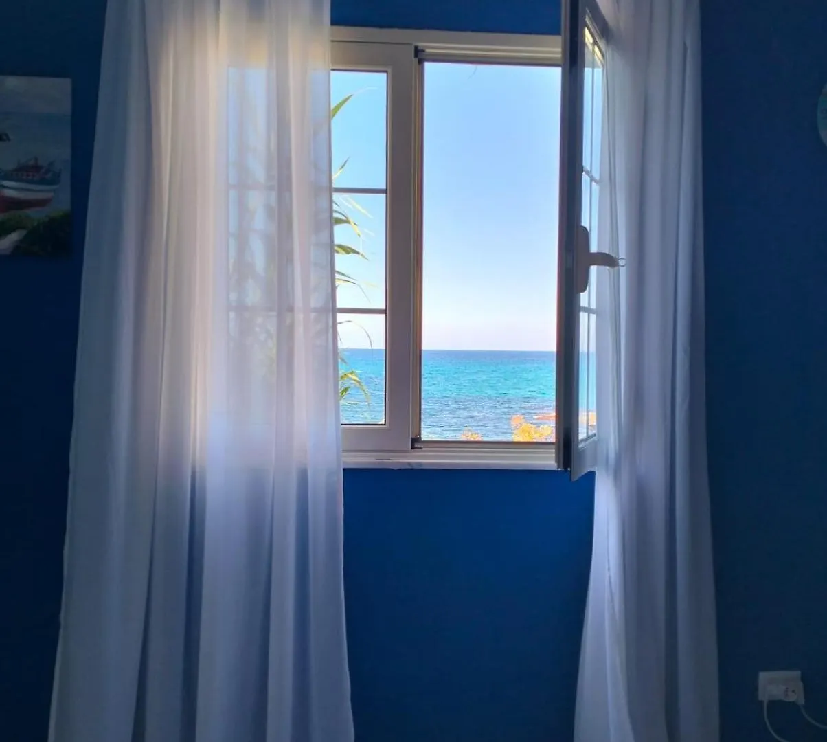 Konukevi La Terrazza Sul Mare Camera Fronte Mare&Vicino Aereoporto Sicilian Vintage Style Seaside Room Cinisi