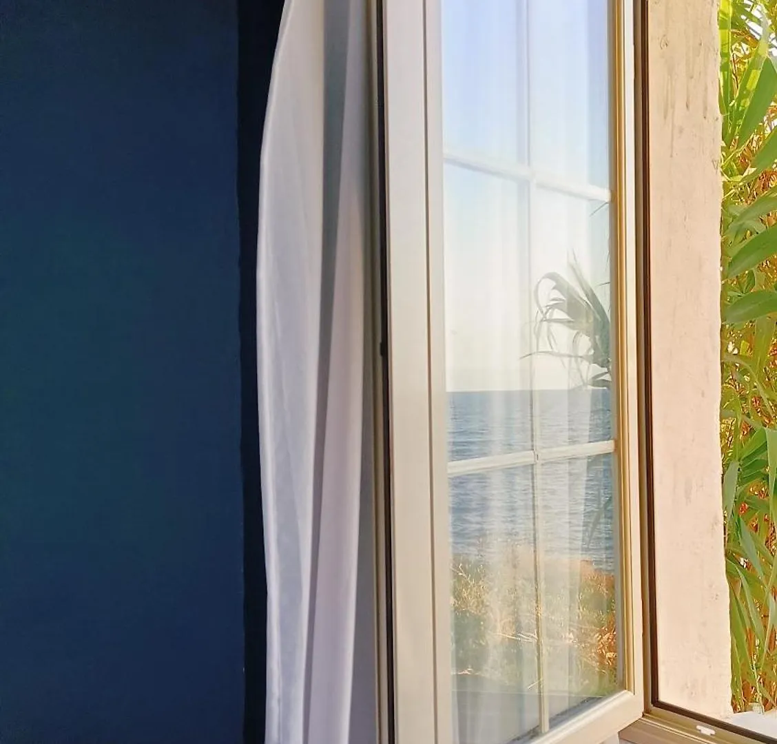 La Terrazza Sul Mare Camera Fronte Mare&Vicino Aereoporto Sicilian Vintage Style Seaside Room Cinisi 0*,  İtalya