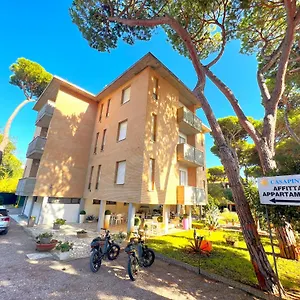 Casa Pineta Aparthotel Principina a Mare